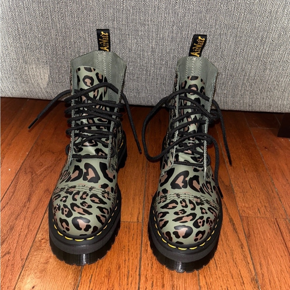 Dr Martens Sinclair Platform Boots  size 7